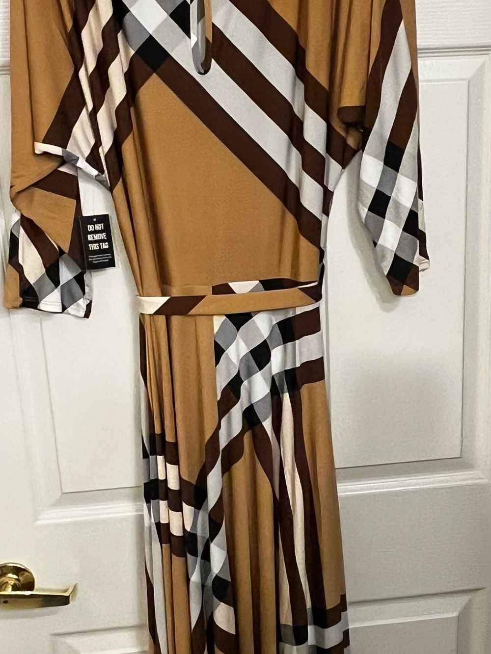 Golden Tan Long-Sleeve Maxi Dress with Bold Stripe Pattern - Picture 5 of 5
